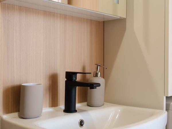 Samostatné WC s umývadlom