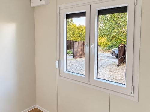 Modulárny záhradný domček v tvare L – fotografia 9